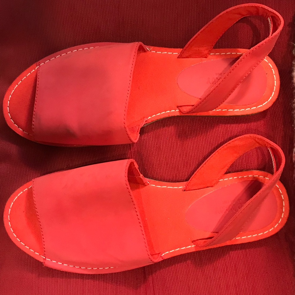 SOLD 💫 | Old Navy Sandals